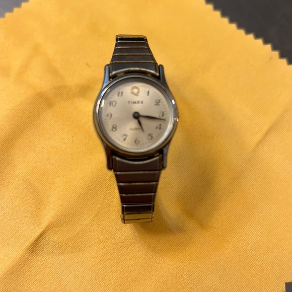 Vintage Timex watch not working silver tone stretch bracelet speidel USA - Picture 1 of 6